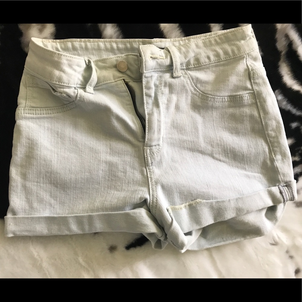 Light wash stretchy denim shorts